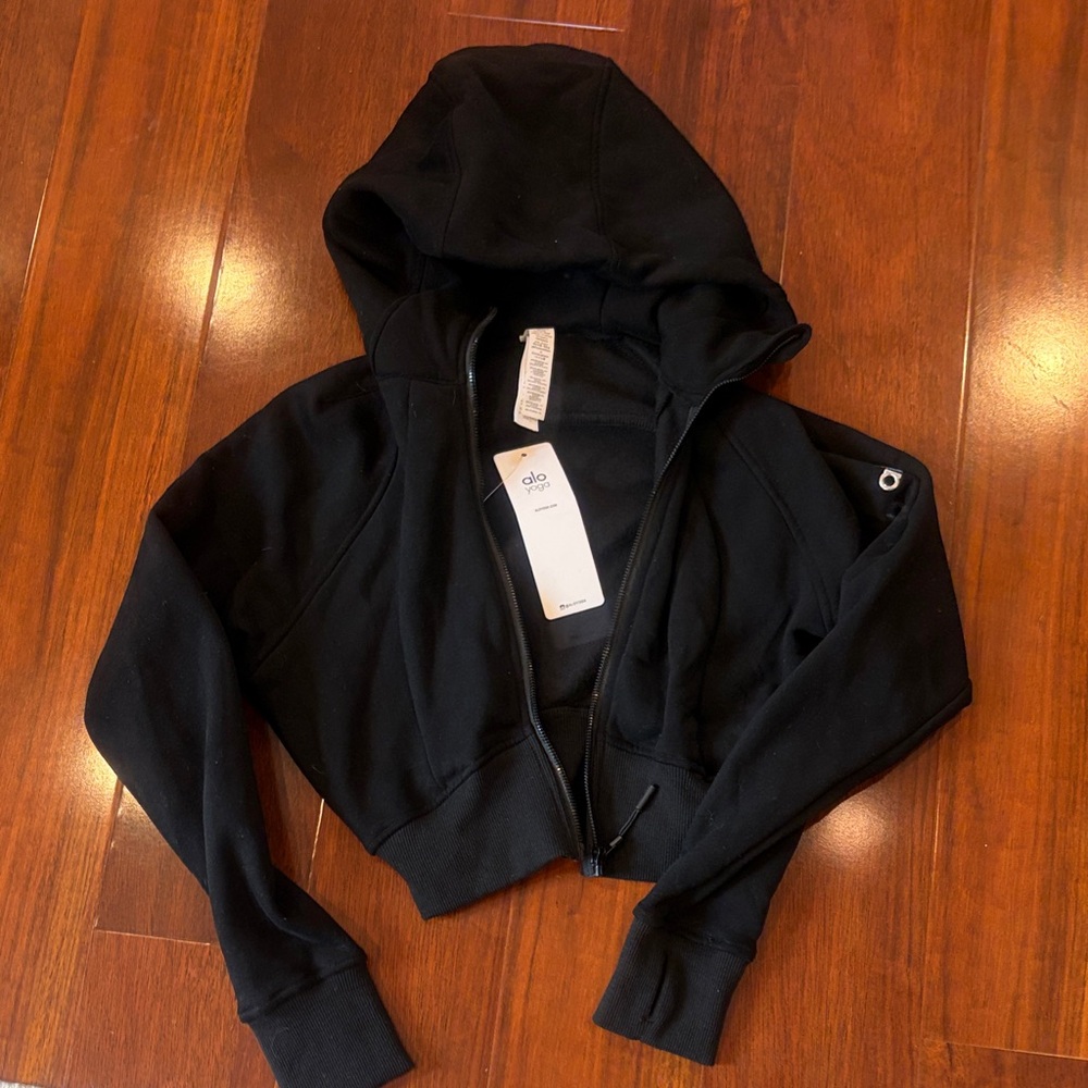 ALO Yoga Women's Black Cropped Hoodie